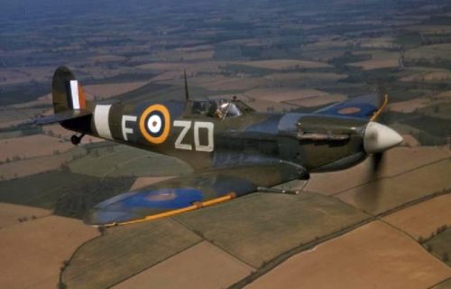 Spitfire_VB_222_Sqn_RAF_in_flight_1942